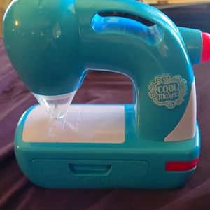 Selling Cool Maker Sew N’ Style Sewing Machine